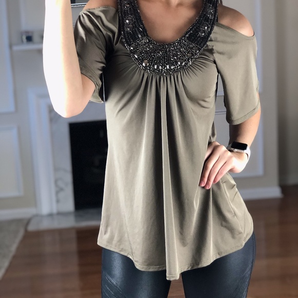 NWT Bebe Beaded Neck Cold Shoulder Top, Green, XS - Picture 2 of 7